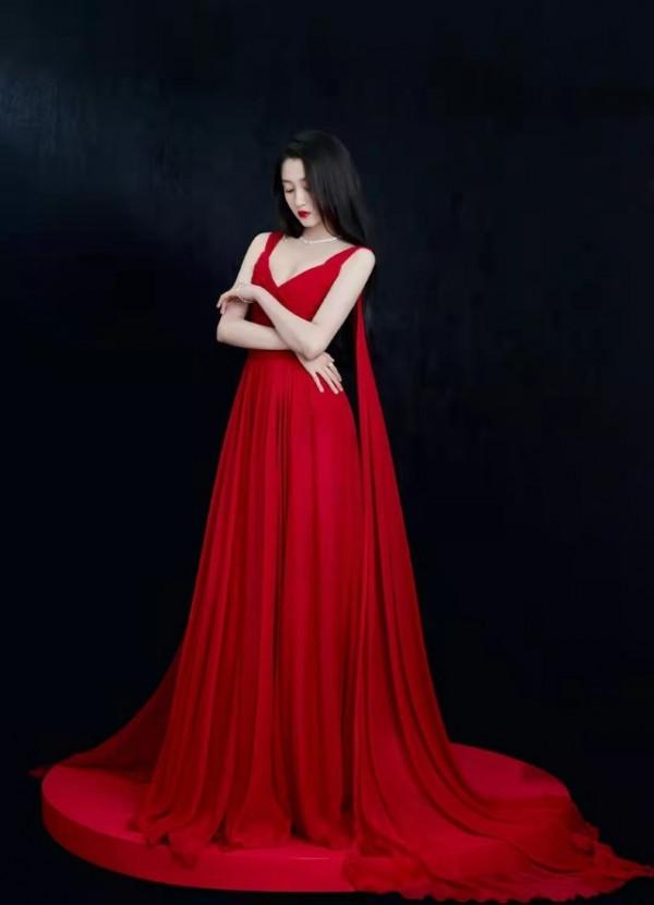 關曉彤“胖”成大媽罕見翻車!穿緊身裙氣質差,和娜扎同臺真尷尬 關曉彤“胖”成大媽罕見翻車!穿緊身裙氣質差,和娜扎同臺真尷尬