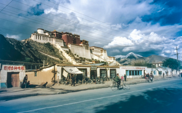 「西藏老照片」1962年一支解放軍的巡邏小分隊...