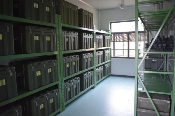 年前搬新家！拆裝式營房，來了