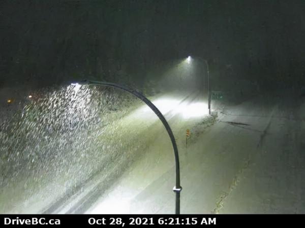 加拿大卑詩省下雪 125cm暴雪埋山 天地一片白茫茫 最冷冬天來襲 加拿大卑詩省下雪 125cm暴雪埋山 天地一片白茫茫 最冷冬天來襲