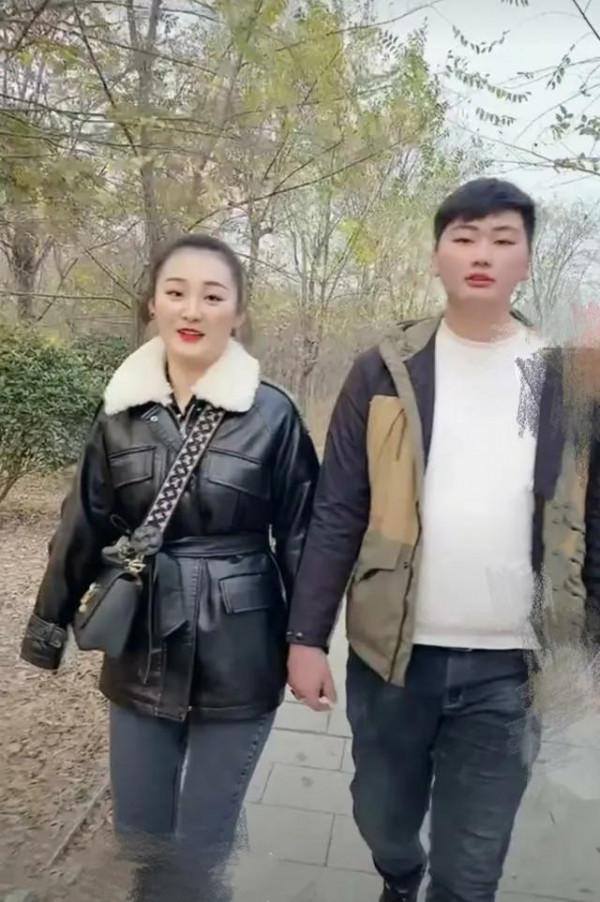 大衣哥前兒媳婦陳亞男引起的這場鬧劇誰在推波助瀾，有幕後導演嗎