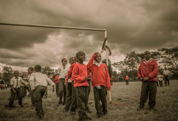 非洲第一個華人酋長鬍介國:有私人武裝,曾捨命救下中國外交官 非洲第一個華人酋長鬍介國:有私人武裝,曾捨命救下中國外交官