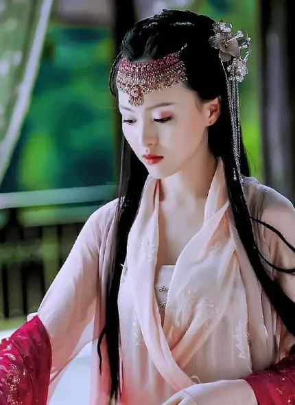 人物造型簡單，好壞靠衣服顏色就能分辨，現代古裝劇到底怎麼了？