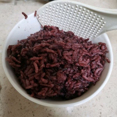 這道紫米雞腿海苔卷，一上桌就被哄搶一空