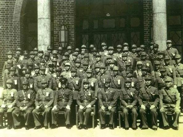 “民族英雄”戴安瀾犧牲後,他手下的三個團長,各自的結局是什麼 “民族英雄”戴安瀾犧牲後,他手下的三個團長,各自的結局是什麼