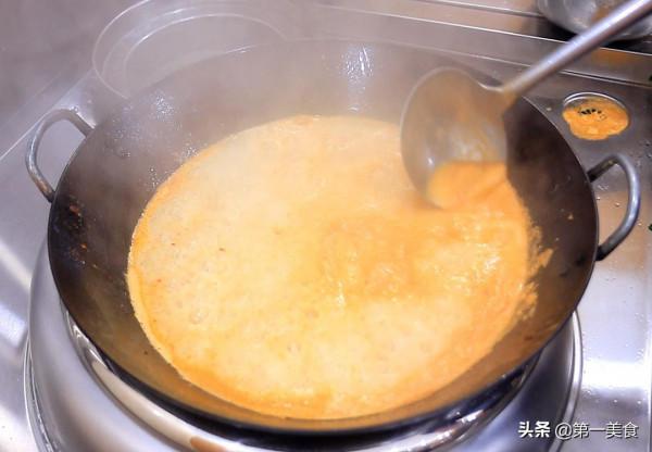 大廚分享黃燜雞米飯新吃法，米飯和雞肉一塊燜，在家做出餐館味道