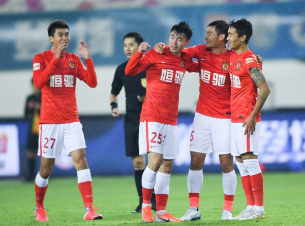 1-0！中超神奇一幕：主教練策動進球，鄧涵文世界波，廣州隊贏了