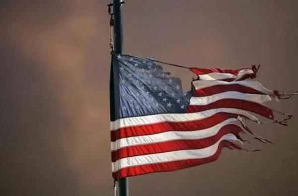 為啥我認為，美國的下坡路，正越走越快？