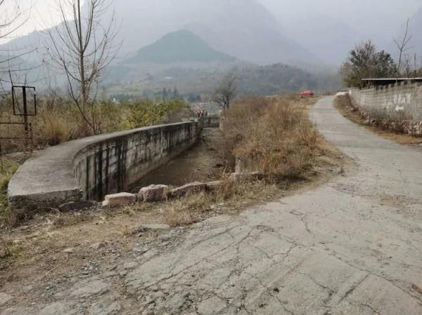 徒步白雲寺渡槽一一絕壁大梯一一上白雲一一白雲寺 徒步白雲寺渡槽一一絕壁大梯一一上白雲一一白雲寺