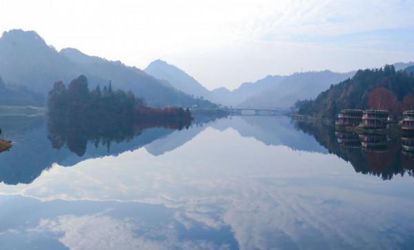 冬日裡的貴州綠博園美翻啦！今天我請客，請賞金輝遍灑、萬頃波光