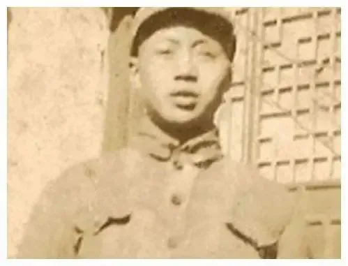 四川唯一鄧姓開國將軍出車禍，許世友：救不過來，醫生全撤職