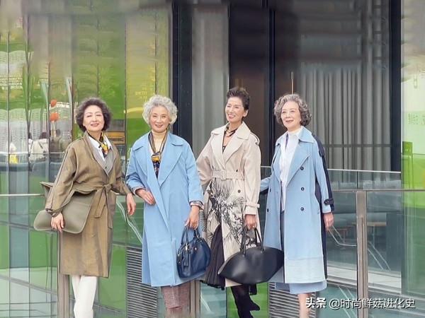 誰說老年人不懂時尚？這群平均65歲的老年人的穿搭，時髦又高階