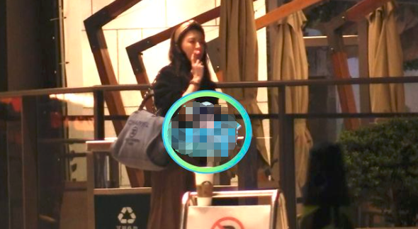 37歲文章疑曝新戀情！開百萬豪車帶辣媽同住4天，身旁小女孩矚目