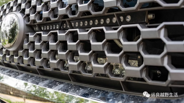 實用至上的穿越利器——豐田坦途改裝 實用至上的穿越利器——豐田坦途改裝