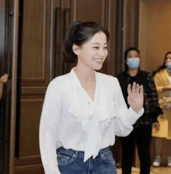 中戲96級證件照曝光：章子怡梅婷驚為天人，七朵金花25年後更美了