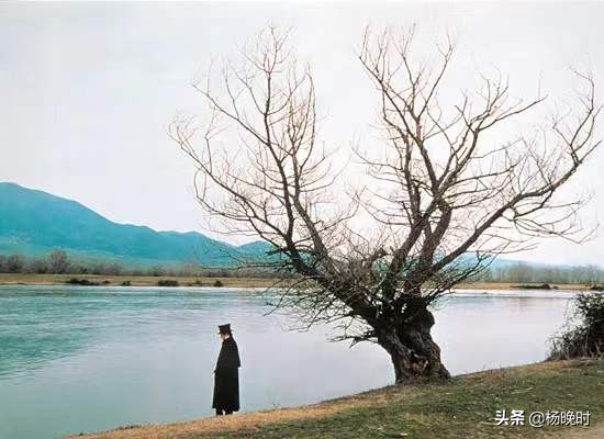 “賠光所有的錢後，我決定跳樓自盡”：一事無成的人不配活著？