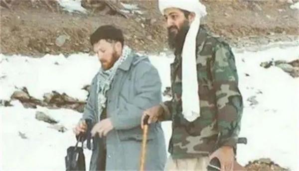 拉登妻子回憶丈夫被殺之夜：飛機軟迫降前驚醒，唸叨：美國人來了