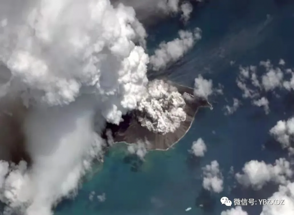 南太平洋湯加火山發生巨大噴發，噴發形成了血色夕陽和海嘯活動