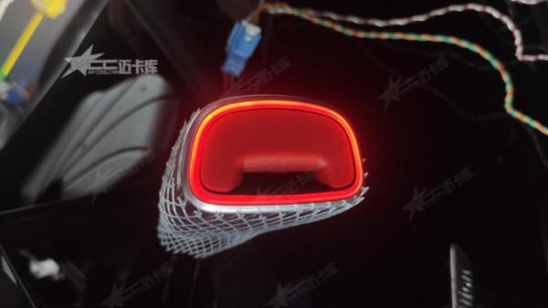 天下大事，必做於細｜賓士S400 S450改裝發光安全帶插口，細節之美