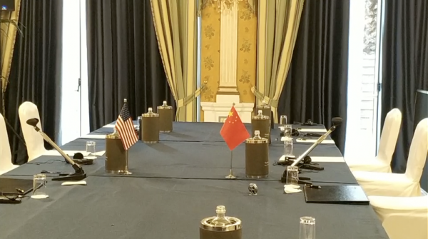 王毅布林肯會晤現場:兩人合影未碰肘 王毅布林肯會晤現場:兩人合影未碰肘