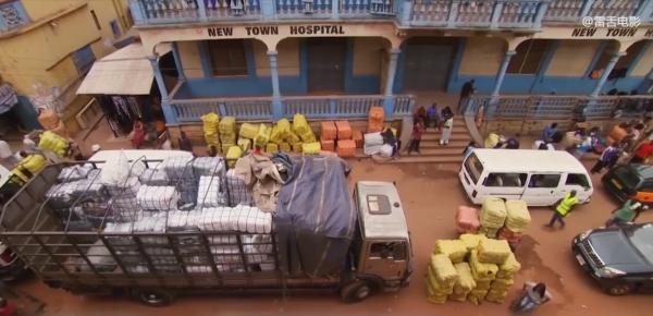 非洲小夥賣舊衣服，一天能賺25萬，這些衣服都是別人捐的！紀錄片