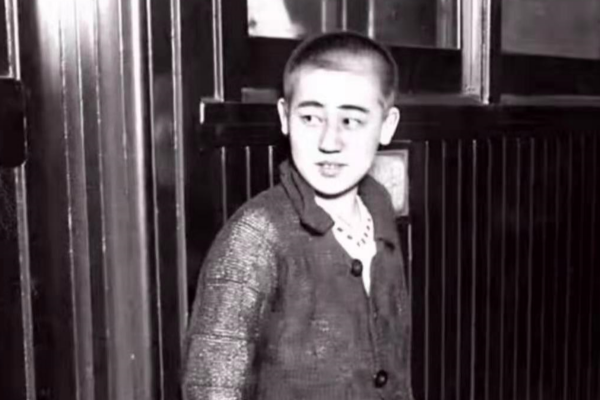 1948年川島芳子慘遭槍決,遺體手中緊握一紙團,上面寫著什麼? 1948年川島芳子慘遭槍決,遺體手中緊握一紙團,上面寫著什麼?