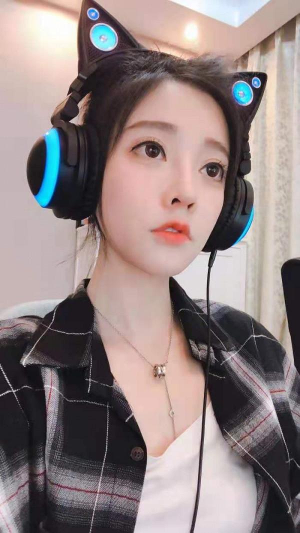 馮提莫營業力度足？跨年大舞臺公開一半，粉絲直呼等待剩下的公開