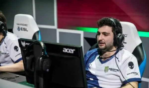 DOTA2:GH表示隊伍非常的和諧,9pasha表示全隊在模仿TS DOTA2:GH表示隊伍非常的和諧,9pasha表示全隊在模仿TS