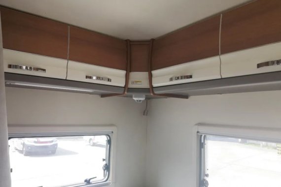 硬朗外觀搭配通透空間，L型沙發＋5臥，獨具一格，塞拉維Z63房車