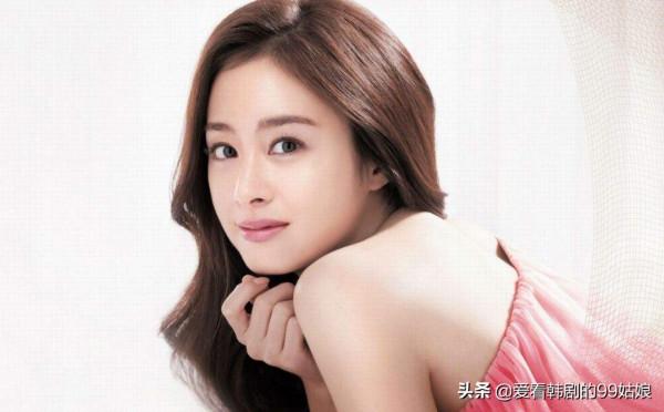 韓國女神金泰熙，從小美到大，她的劇看過幾部，新劇至今不敢入坑