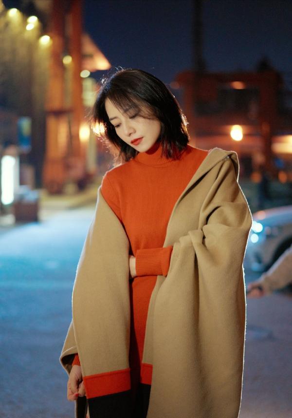 高圓圓的顏值真抗打,橘色口紅太溫柔了,樸素的衣服穿得優雅 高圓圓的顏值真抗打,橘色口紅太溫柔了,樸素的衣服穿得優雅