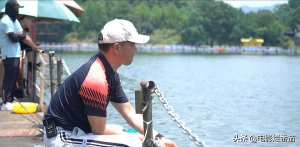 90年代放棄20萬年薪專職釣魚，“中國釣王”鄧剛，現在怎麼樣了？