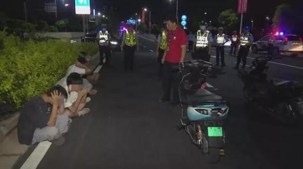 從《天若有情》到“炸街黨”再到“殺馬特”