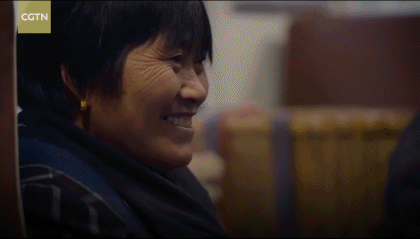 “中國最溫情火車”，1塊錢票價：有人賣菜吆喝，有人畫畫讀書…