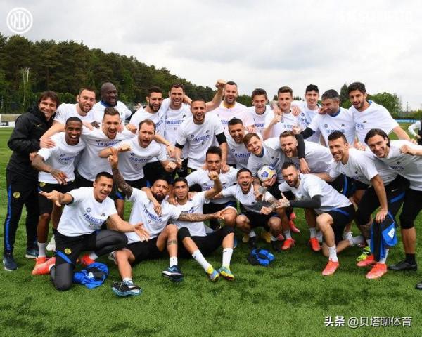 0-1!歐冠豪門2大頭牌離隊,9年守護神已37歲,只能靠梅西接班人 0-1!歐冠豪門2大頭牌離隊,9年守護神已37歲,只能靠梅西接班人