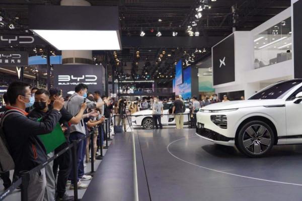 54臺全球首發車亮相廣州車展 新能源汽車更受觀眾追捧