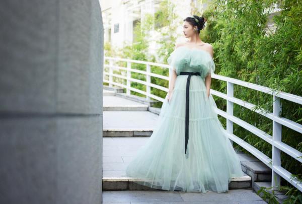 大灣區中秋晚會:溫碧霞露肩撩人,趙麗穎又仙又欲,舒淇驚豔全場 大灣區中秋晚會:溫碧霞露肩撩人,趙麗穎又仙又欲,舒淇驚豔全場