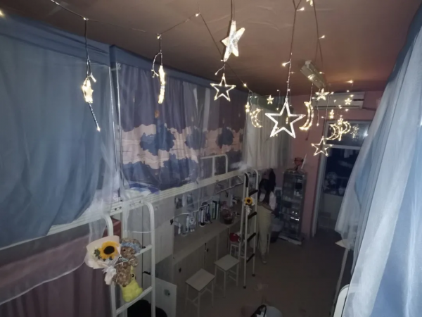 快來看看西希的寢室有多美