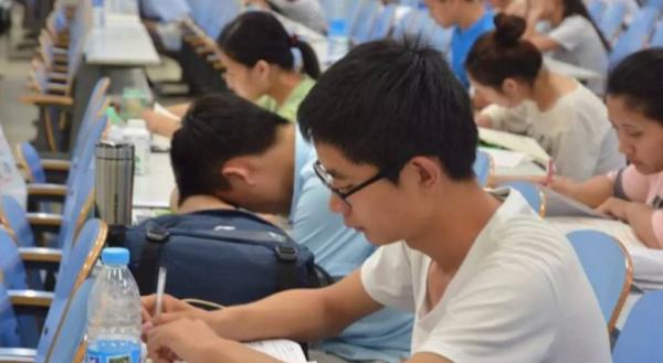 學費“離譜”的民辦本科，為何不進行整改，原因竟是為了學生好