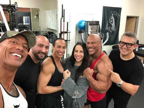 巨石強森創辦的健美大賽Athleticon，有可能推遲到2023年舉行