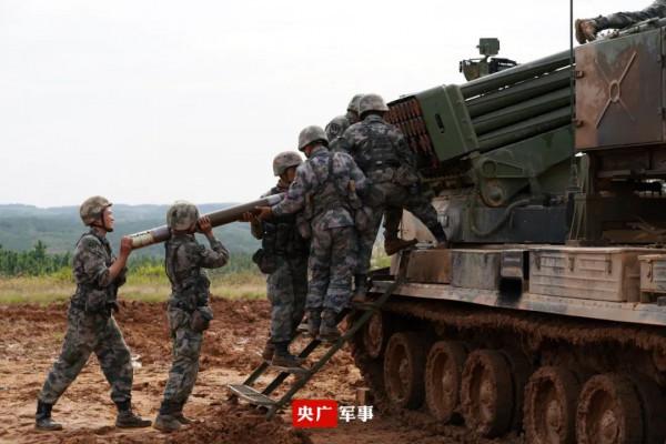 火力全開！陸軍多兵種實彈射擊演練震撼來襲「組圖」
