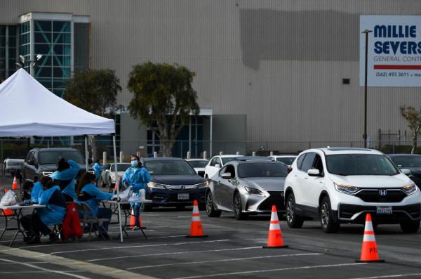 美國日增新冠確診病例數近150萬例