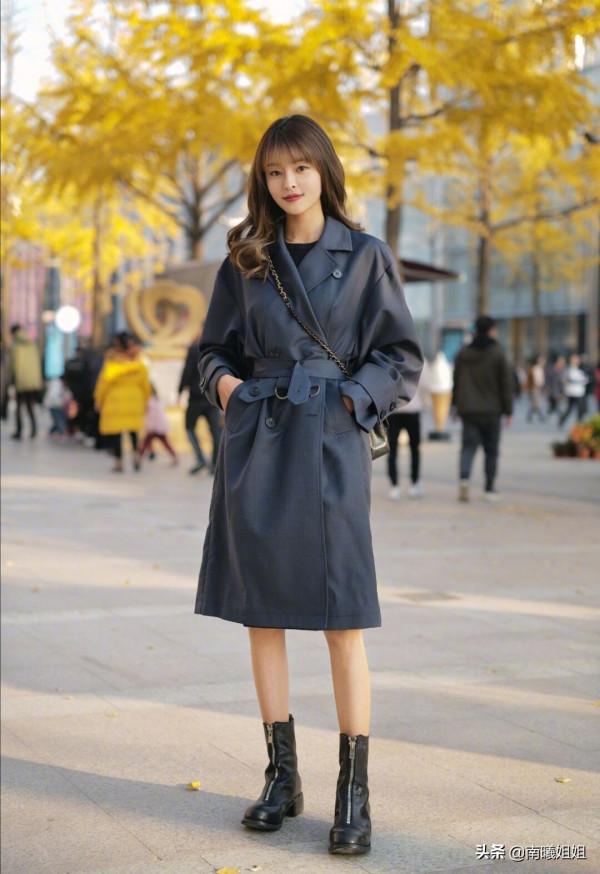 秋天穿風衣,別隻會買卡其色!試試這3種“高階色”,優雅提氣質 秋天穿風衣,別隻會買卡其色!試試這3種“高階色”,優雅提氣質