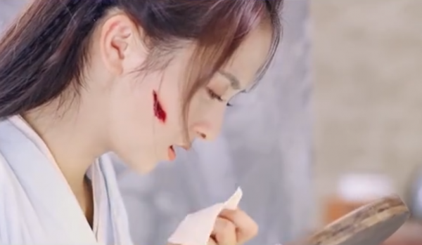 有人熱油澆臉不起泡，有人臉被燙熟創醫療奇蹟，國產劇毀容太離譜