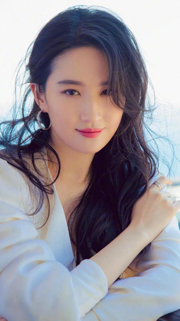 劉亦菲和三妮誰更美？