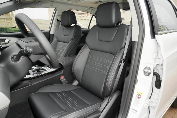 搭載刀片電池，續航450km，12.99萬起售，秦EV價效比如何？