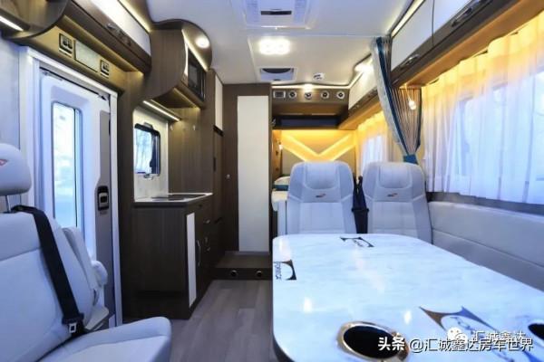 隔音保暖質量強的瑞弗房車，動力強帶氣旋座椅！內飾古典住著舒適