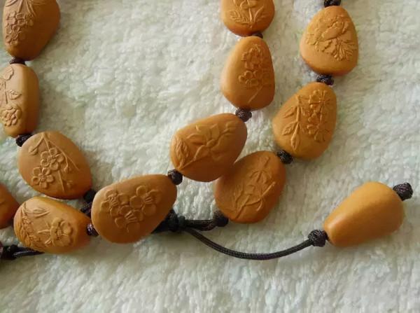 堅果松子,做成手串被賣出17萬 堅果松子,做成手串被賣出17萬