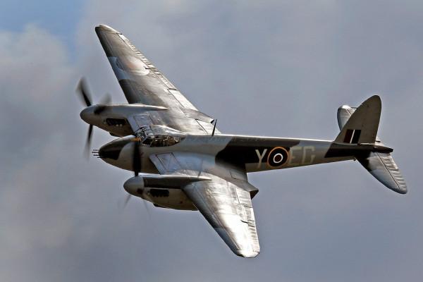 用膠水和塑膠造車 你敢信？大車企表示：這是常規操作！