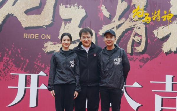 明著捧又如何？資源逆天都紅不了，這8位明星，有的還徹底退圈了